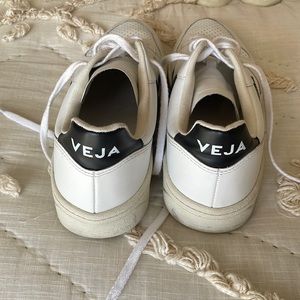 Veja sneakers!